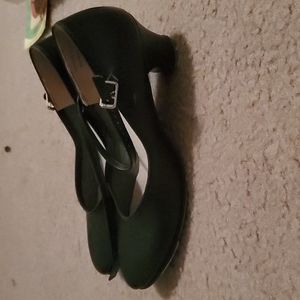 Tap shoes with heel